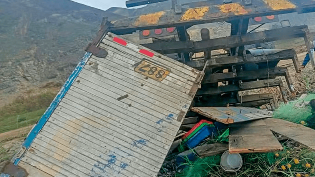 Áncash 22 personas terminaron heridas tras despiste de camión en la Panamericana Sur 1