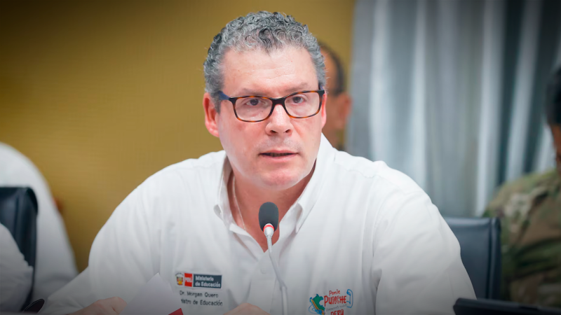 Con dinero de la caja chica del Ministerio de Educación, Morgan Quero compra camisas, galletas y vaporizador de prendas