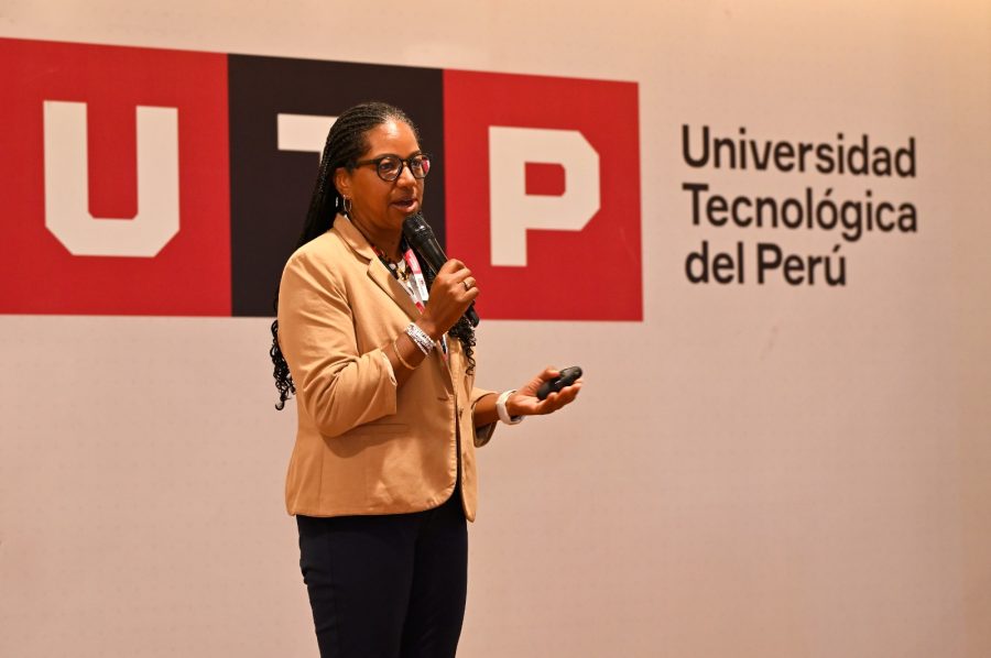 Especialista de la Universidad Johns Hopkins visitó UTP en Arequipa