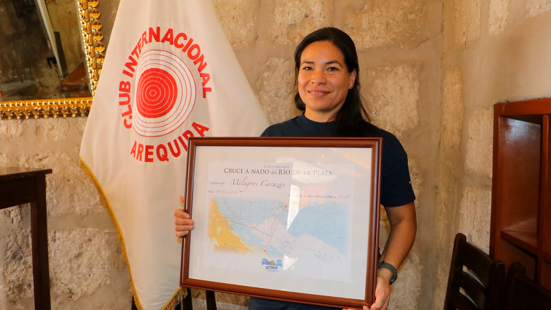Milagros Carazas por un nuevo reto internacional 21 km en aguas frías de Bariloche rumbo a la triple corona sudamericana